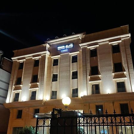Rahhal Hotel Suites Янбу Екстериор снимка